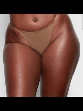 NWT SKIMS Fits Everybody String Bikini Size Medium Color OCHRE High Leg Panties